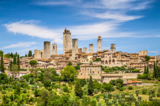 shutterstock_221848963_San_Gimignano_Toskana