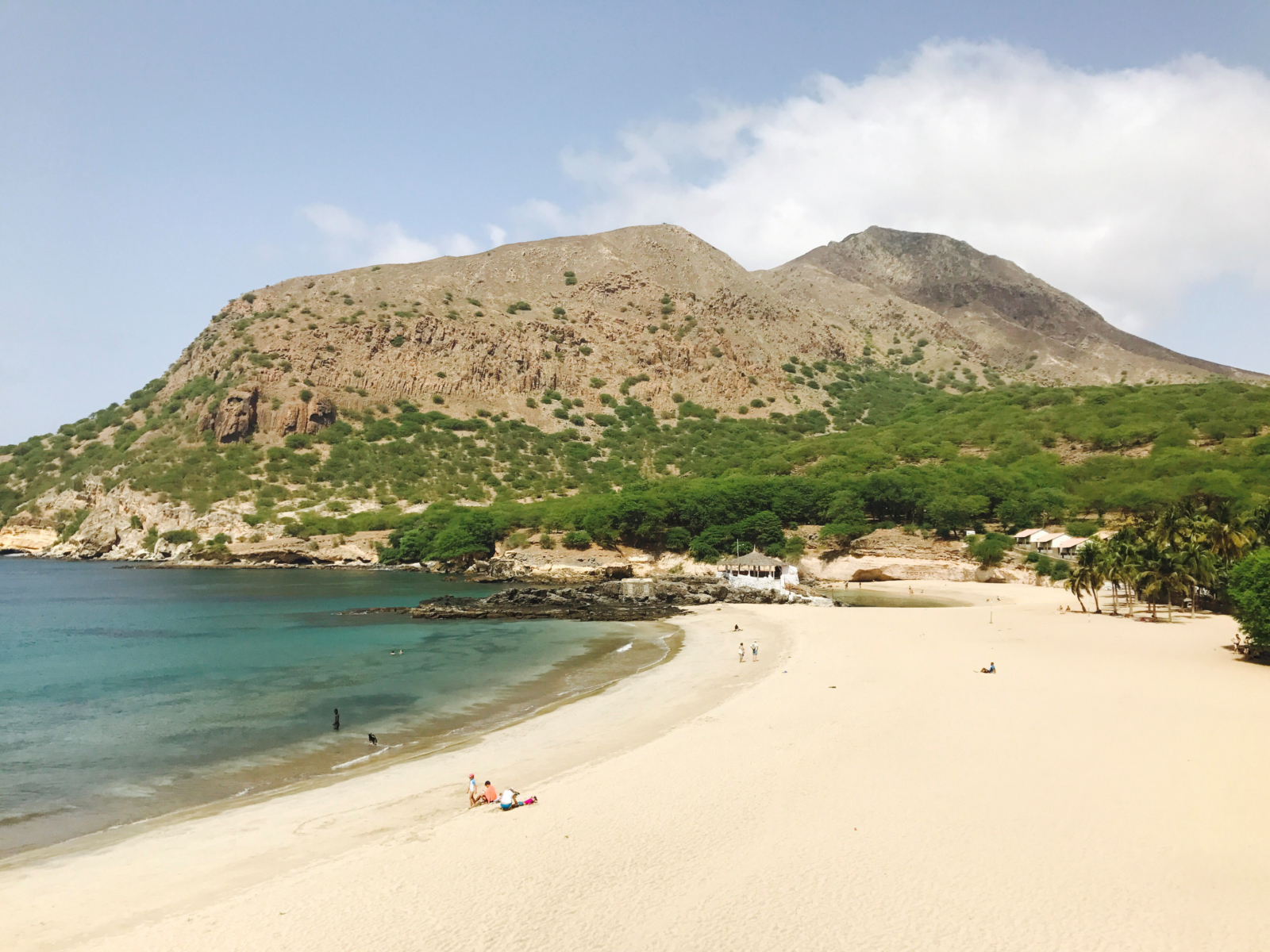 Strand Tarrafal Kaapverdië.jpg