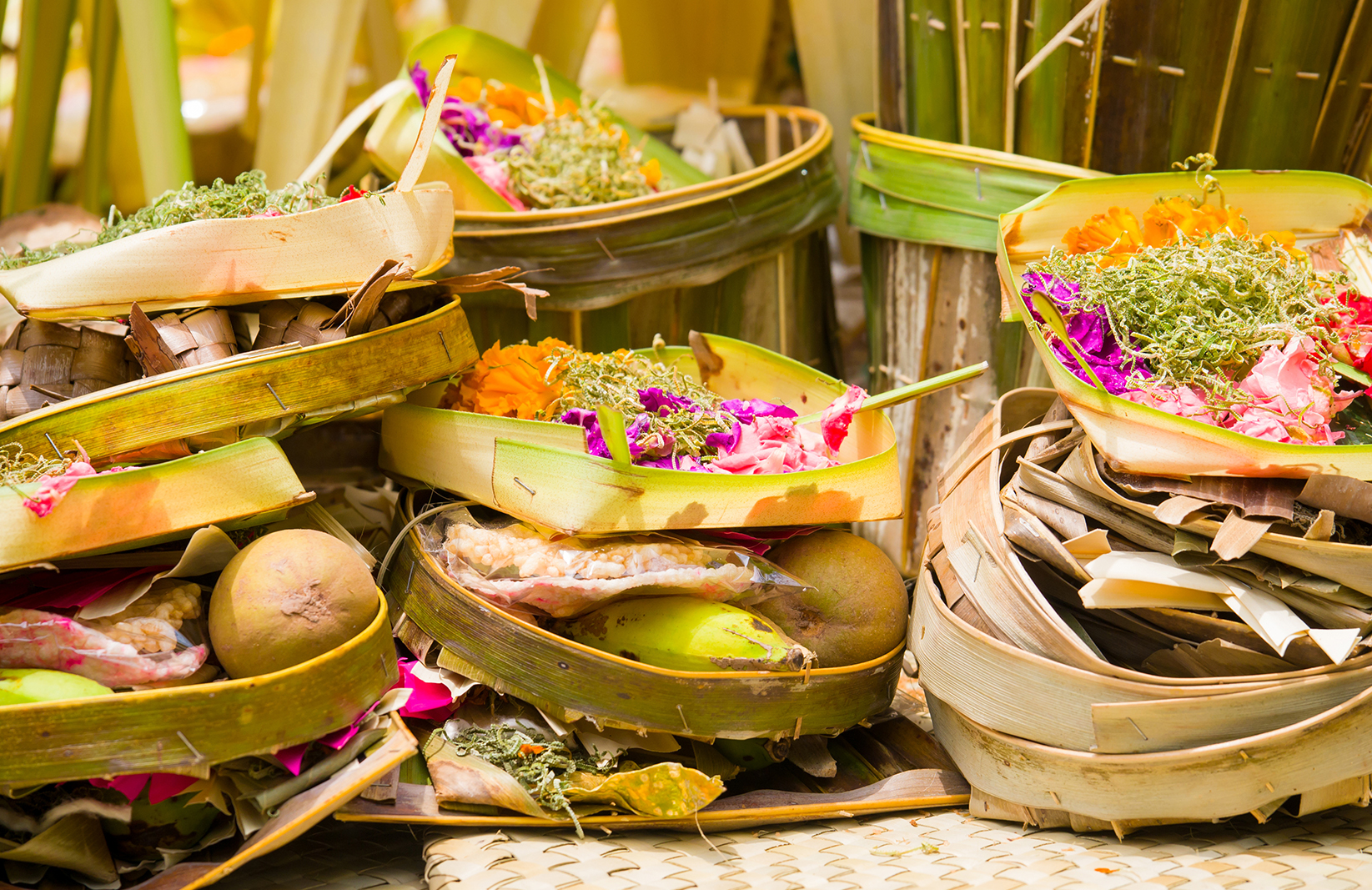 TUI Zeremonie Feuerbestattung Opfergabe Bali