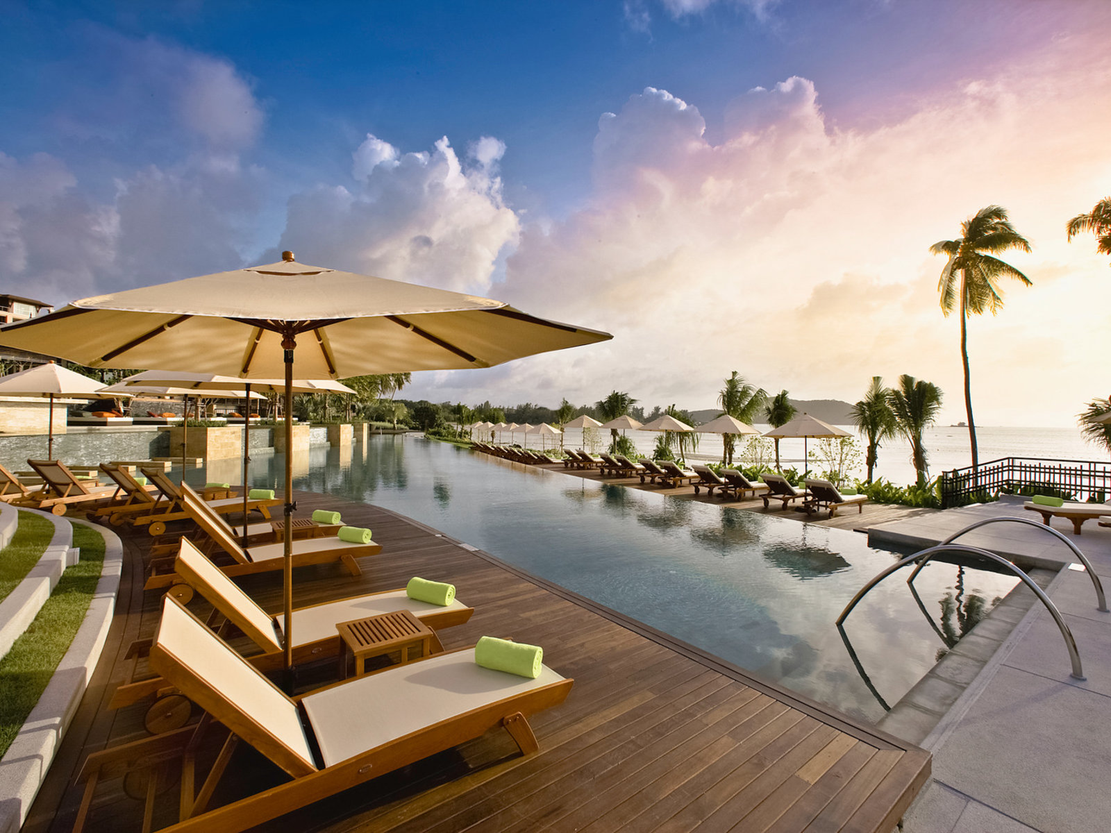 Winter im Warmen Thailand Pullman Phuket Panwa Beach Resort Khao Lak